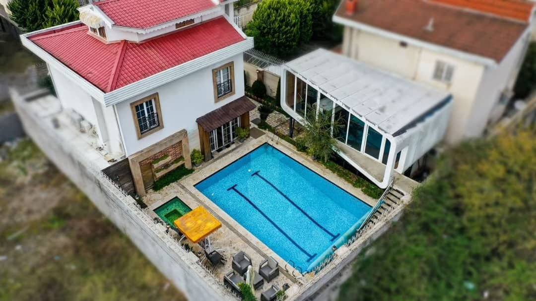 ویلا چهارخوابه استخردار آبگرم امین آباد