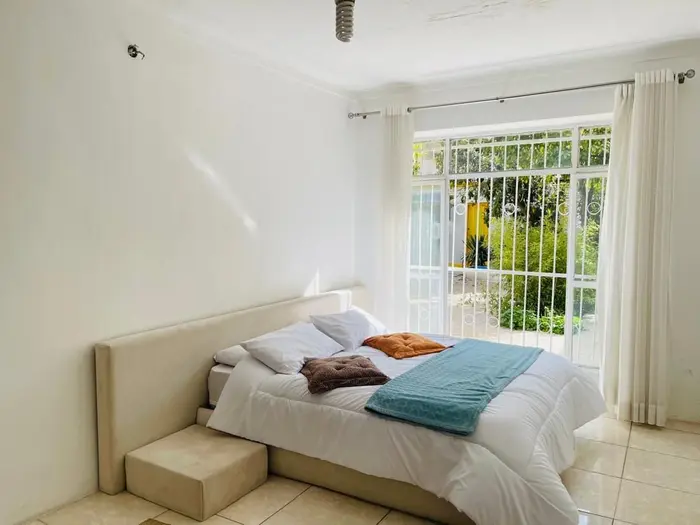 ویلا چهارخوابه خانه باغ مهتاب