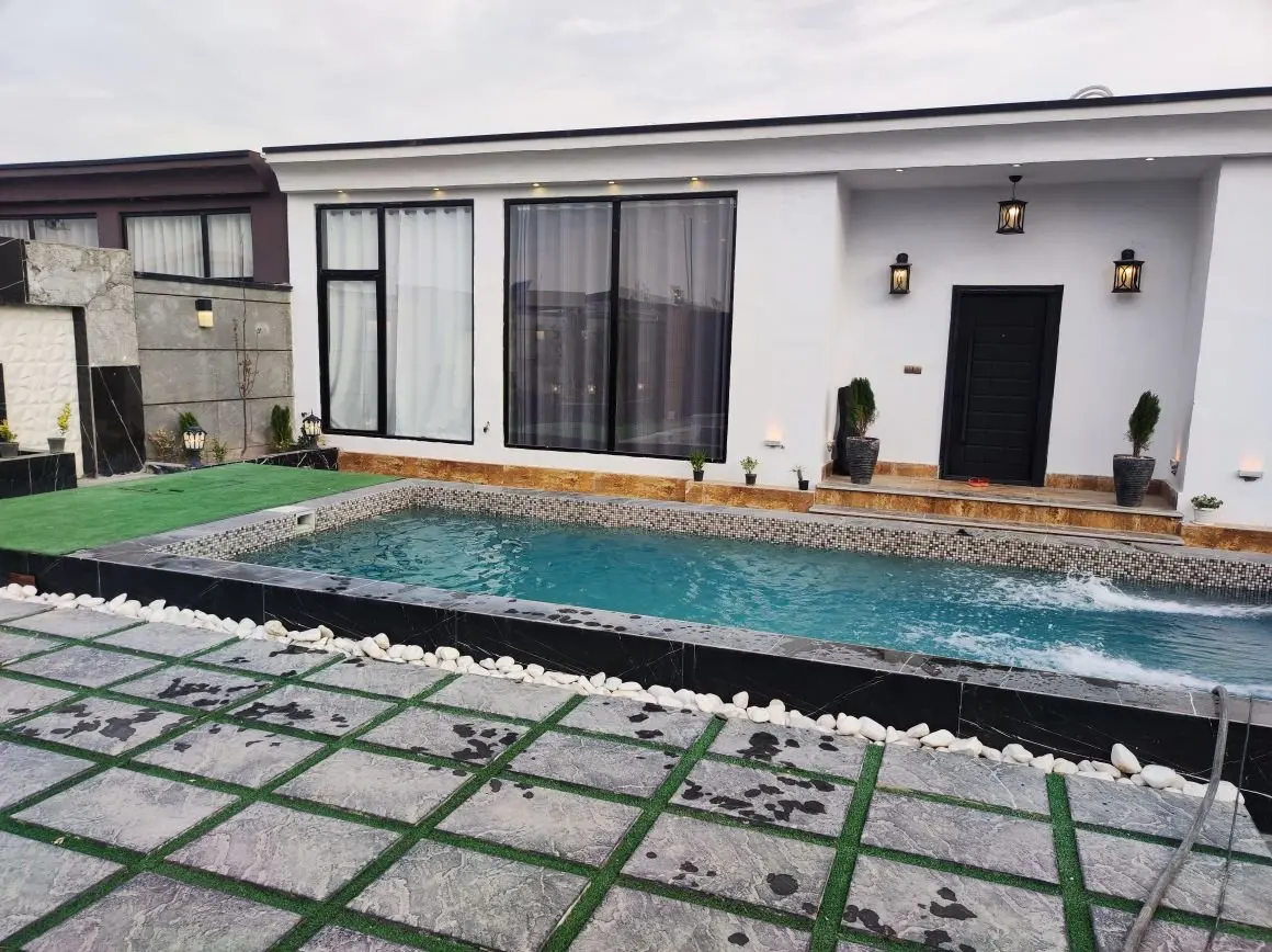 ویلا یک خوابه استخردار آبگرم اهورا مزدا