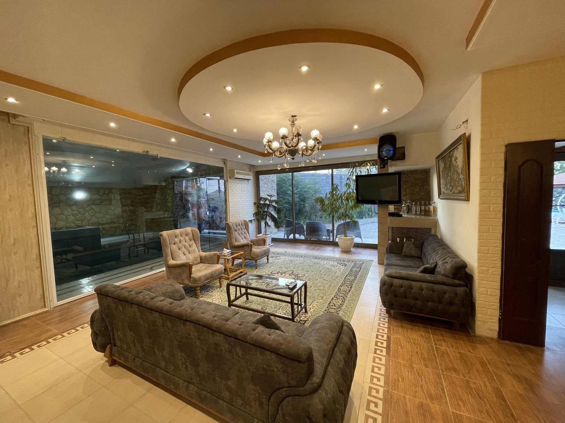 ویلا دوخوابه استخردار آبگرم قصر