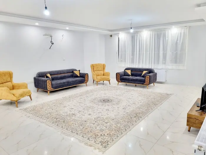 آپارتمان سه خوابه ارغوان ۵