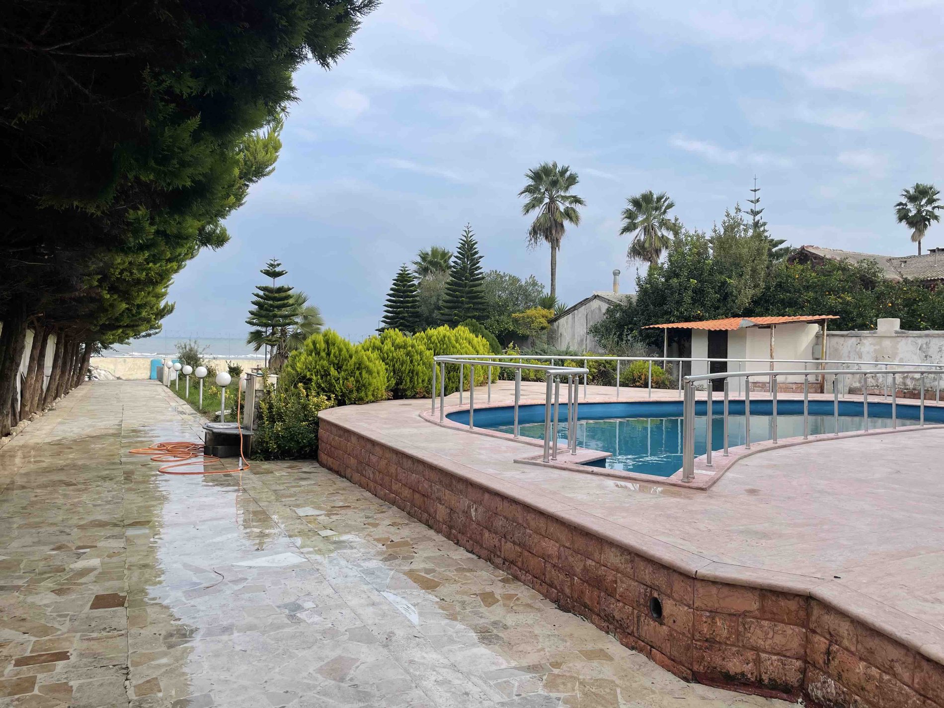 ویلا پنج خوابه ساحلی استخر دار متلقو - انتخاب عنوان تصویر