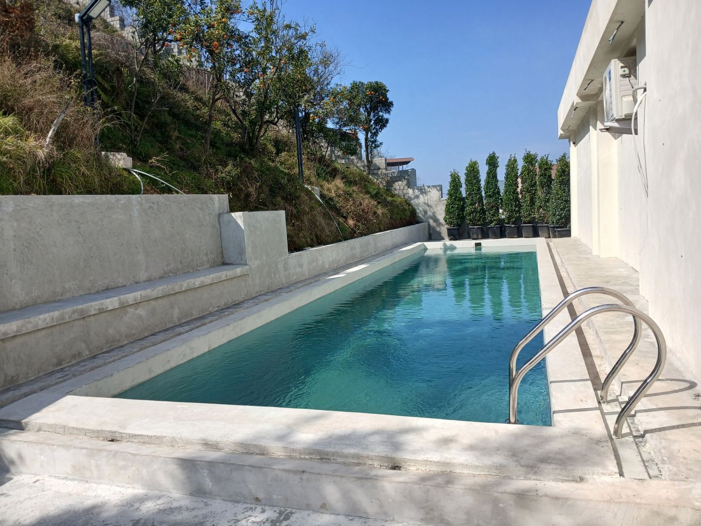 ویلا پنج خوابه استخرادار آبگرم کالی