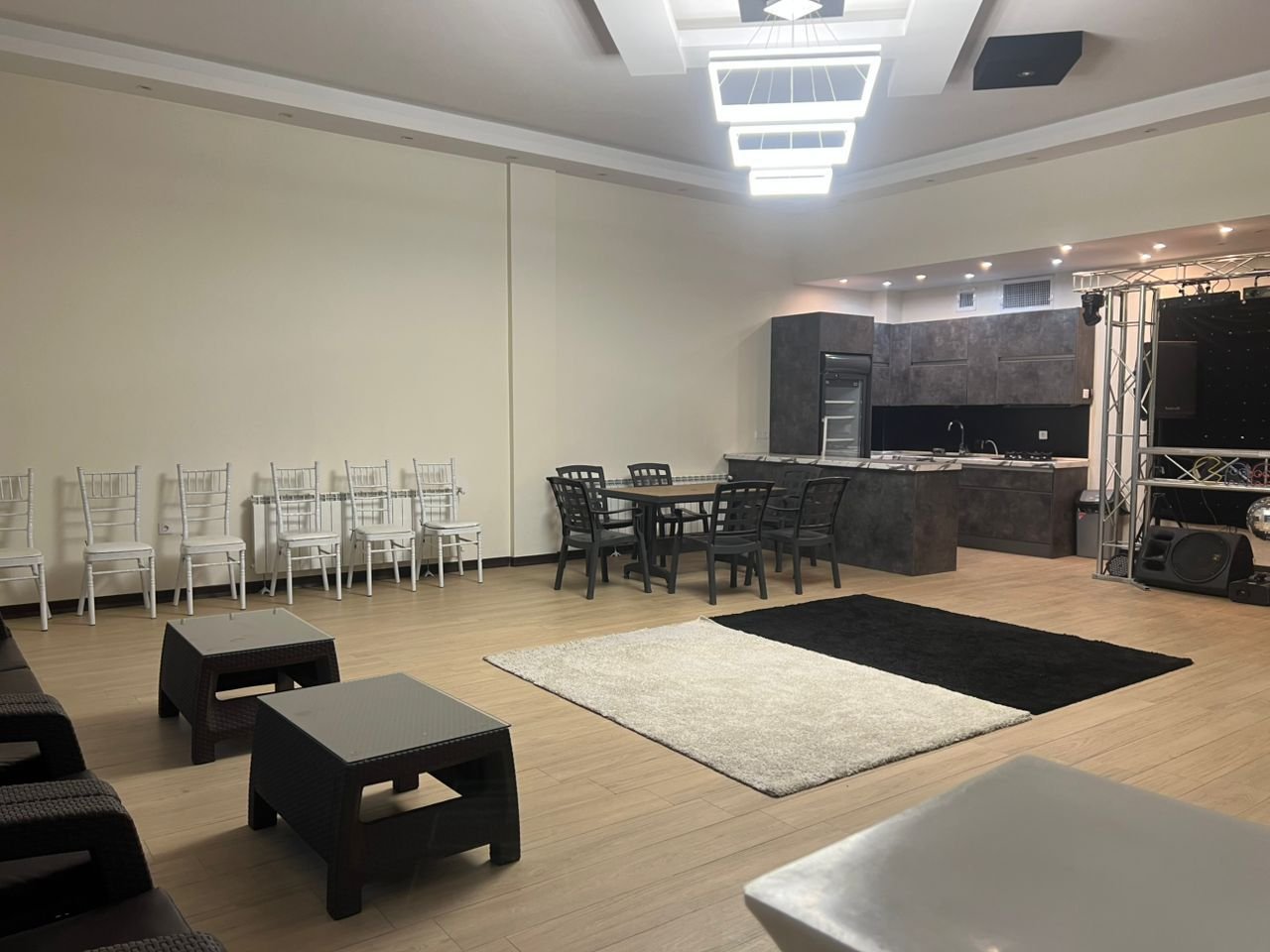 ویلا فلت استخردار آبگرم پژان