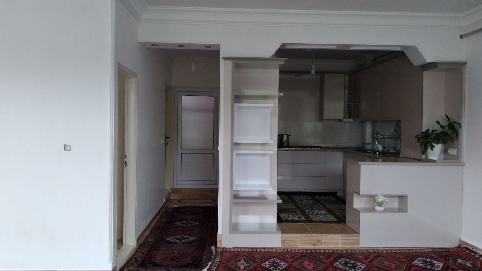 ویلا یک خوابه متعلق - راهرو به سمت سرویس بهداشتی