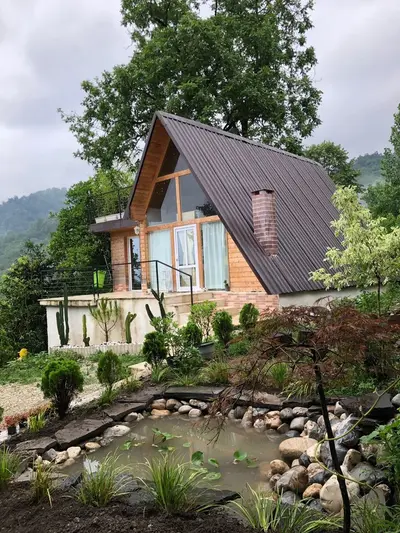 کلبه دوخوابه سوئیسی جکوزی دار کومه