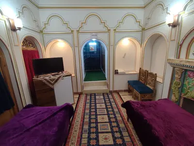 بومگردی عمارت طهران - واحد زنبق