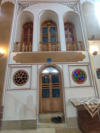 بومگردی عمارت طهران - واحد رز