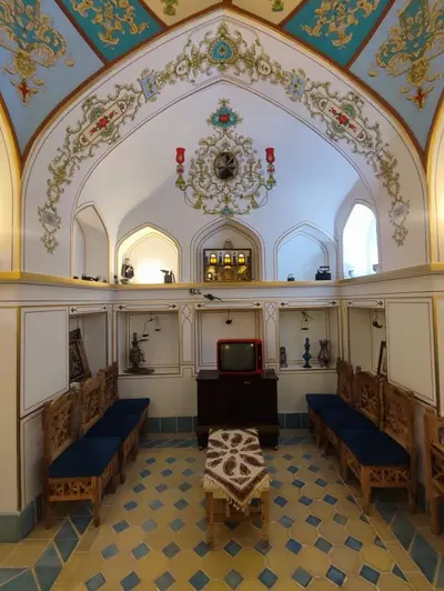 بومگردی عمارت طهران - واحد رز