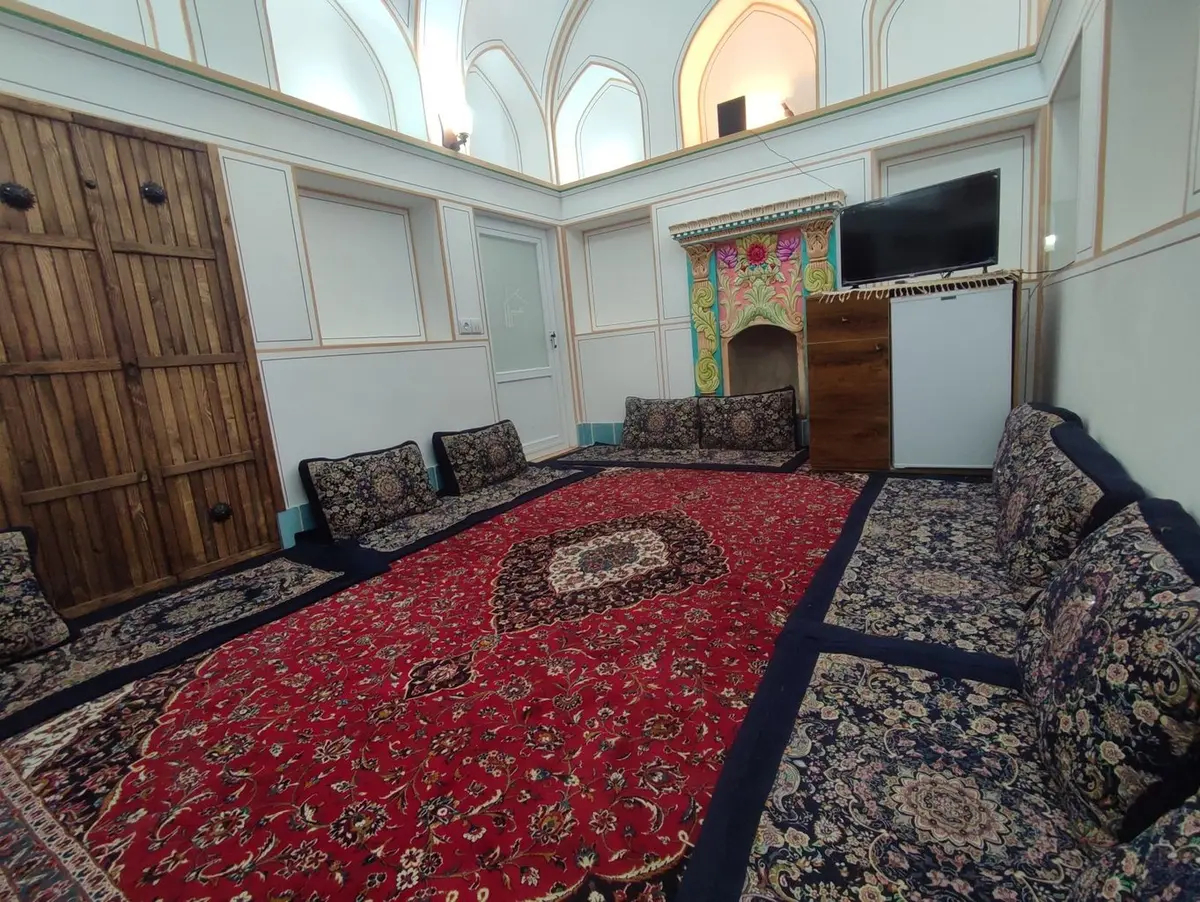 بوم گردی عمارت طهران - واحد رز