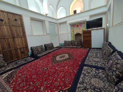 بومگردی عمارت طهران - واحد رز