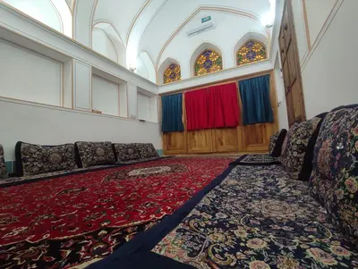 بومگردی عمارت طهران - واحد شب بو