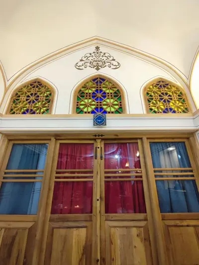 بومگردی عمارت طهران - واحد شب بو