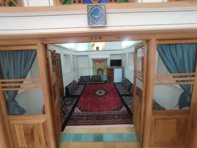 بومگردی عمارت طهران - واحد شب بو