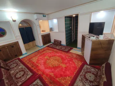 بومگردی عمارت طهران - واحد ارغوان