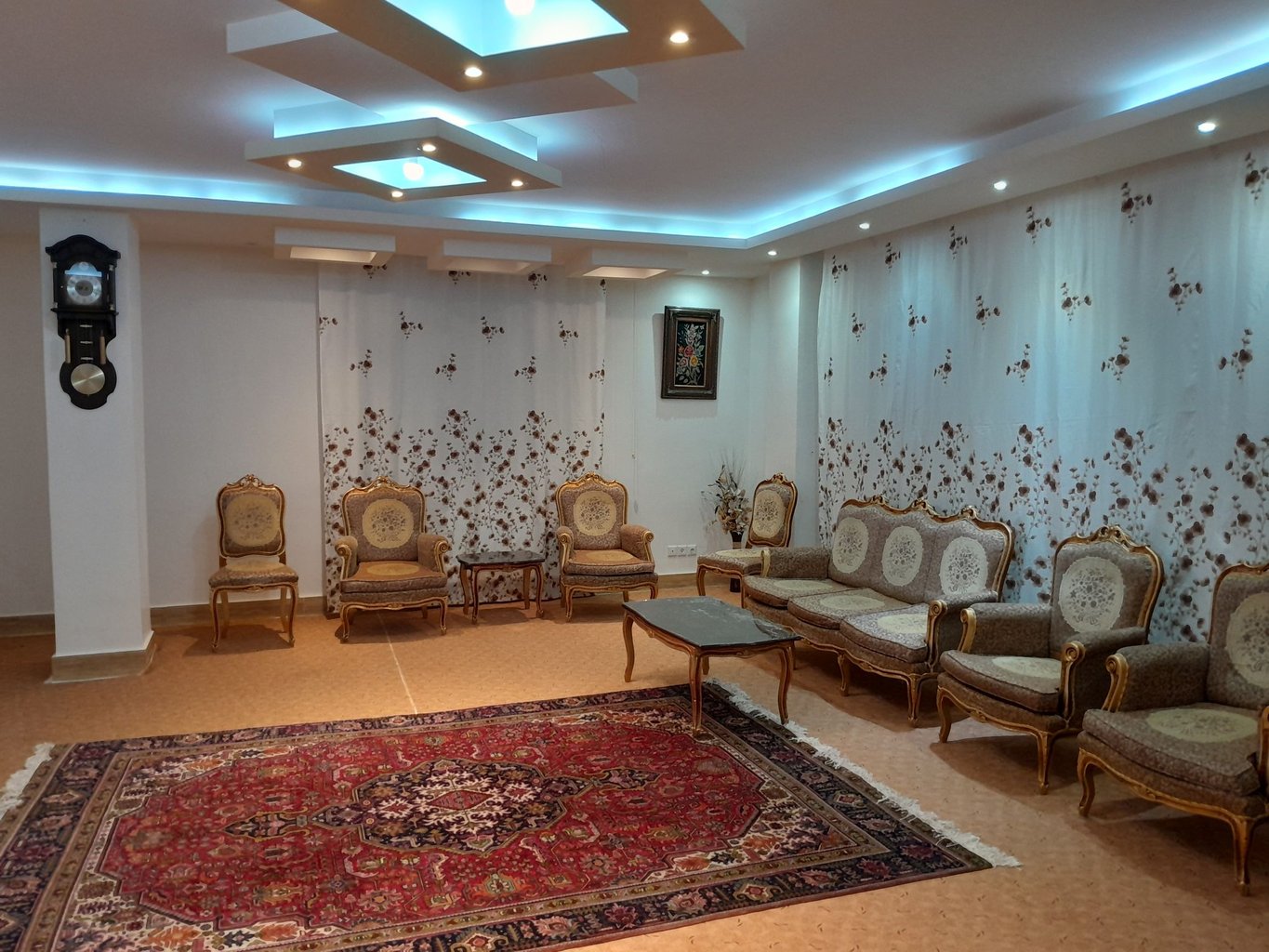 آپارتمان دوخوابه اتابک