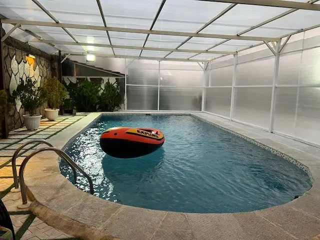 ویلا دوخوابه استخردار آبگرم گویم