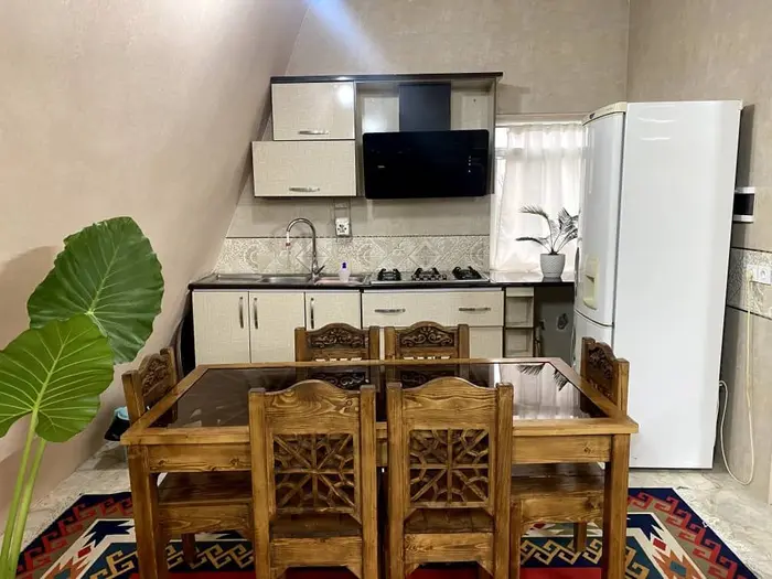 کلبه دوخوابه سوئیسی جکوزی دار دریاچه - اشپزخانه