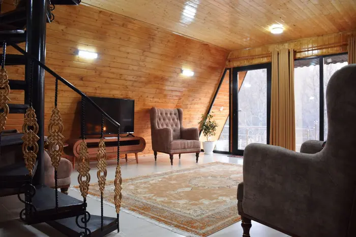 کلبه دوخوابه سوئیسی آفتاب