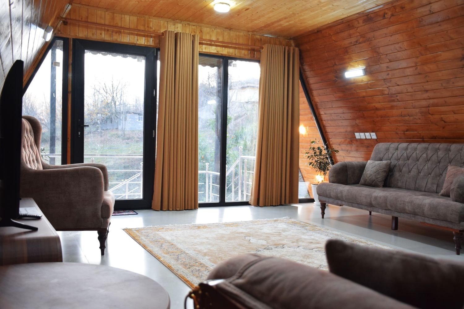 دوخوابه سوئیسی آفتاب