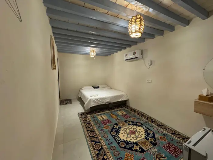 بوم گردی گل ابریشم - واحد گُرُمزَنگی