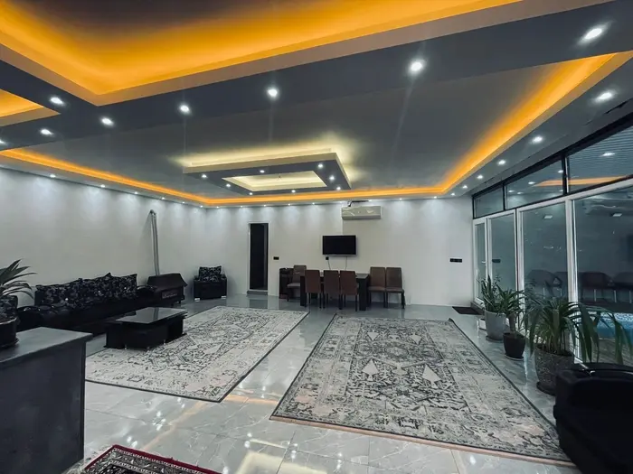 ویلا دوخوابه استخردار آبگرم قشقایی 1