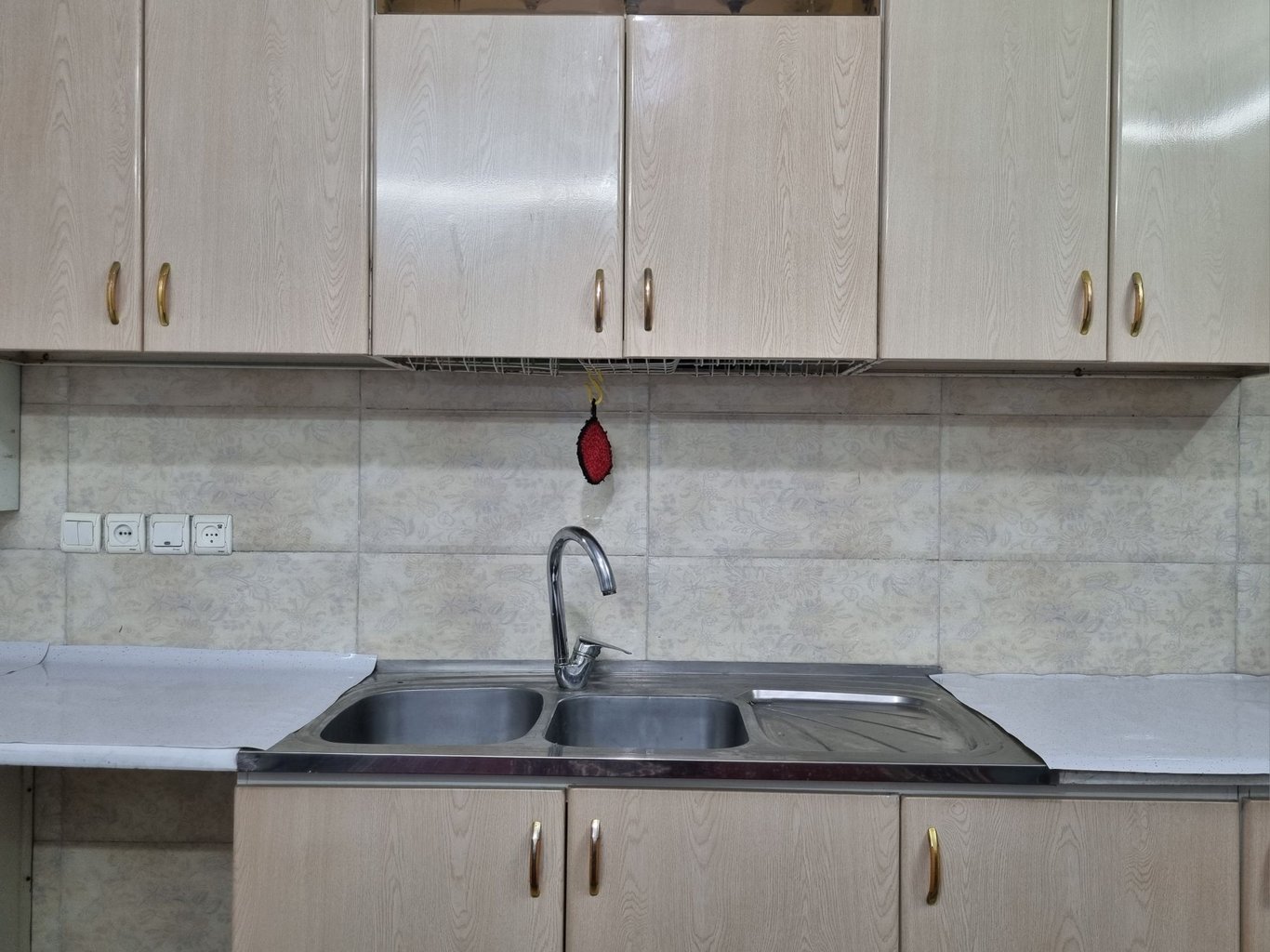 یک خوابه سرای همت