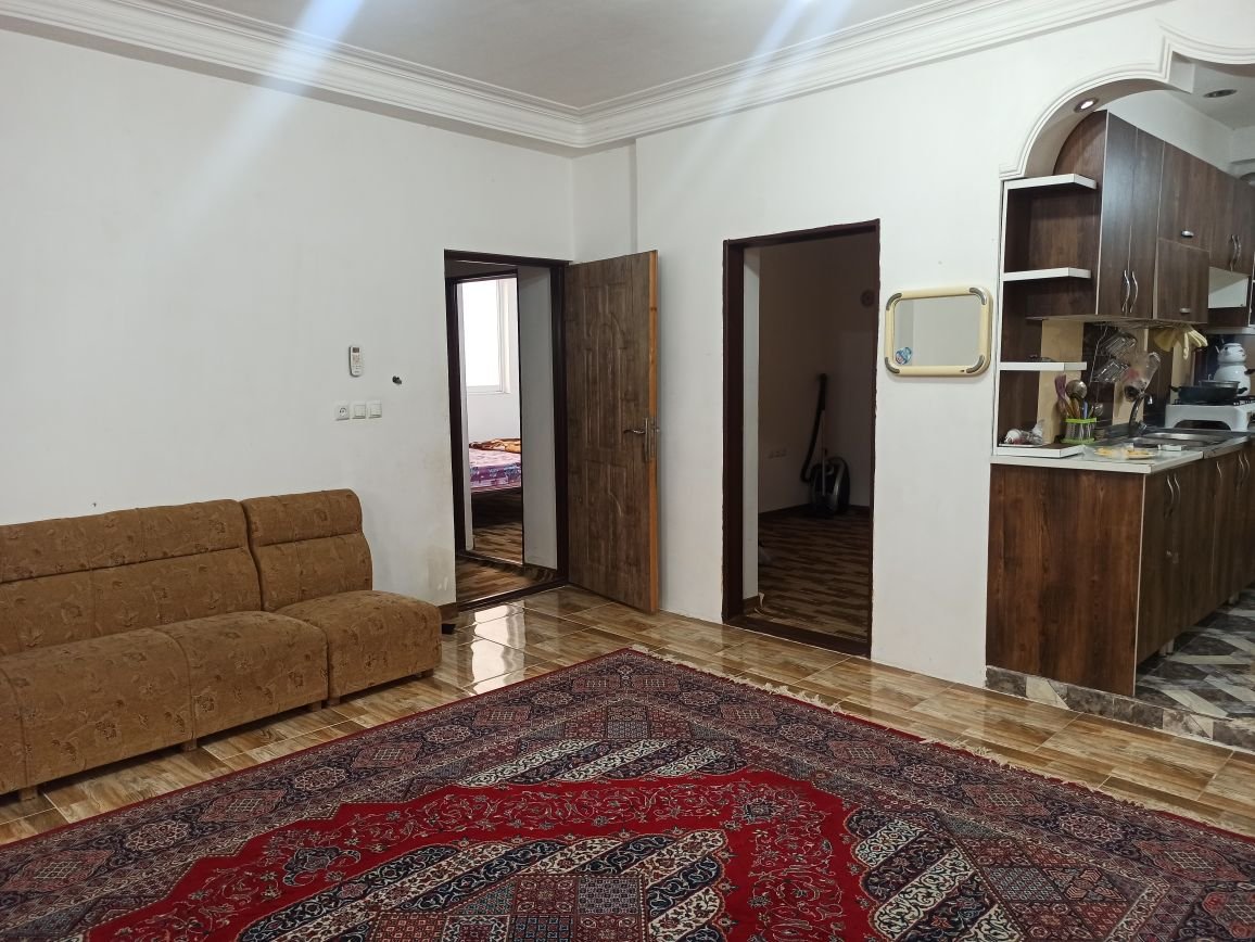 ویلا دوخوابه جنگلی اطاقور - ورودی پذیرایی 