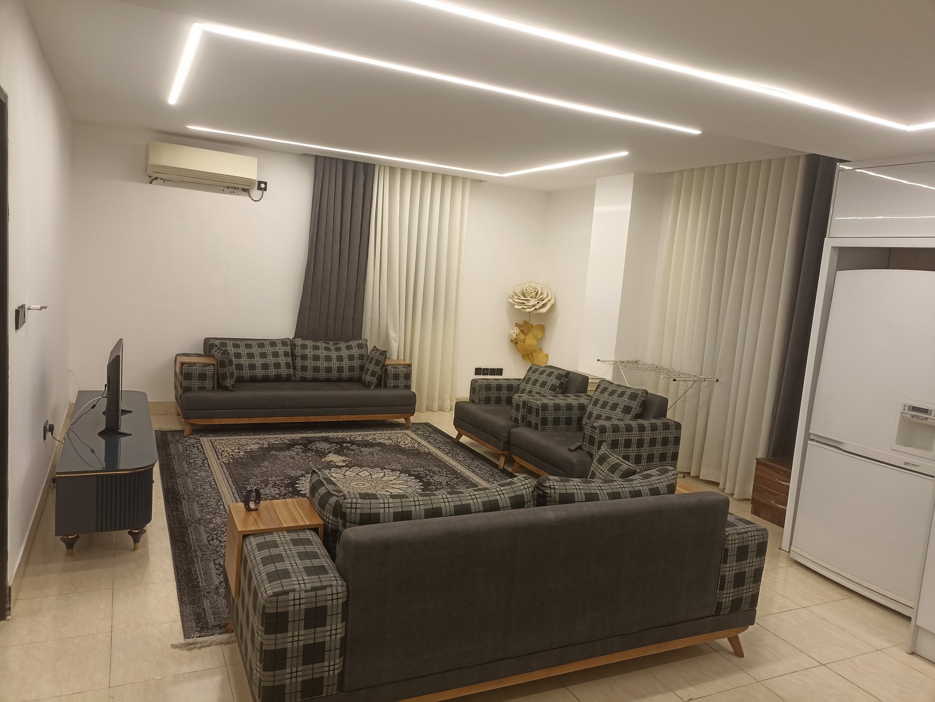 آپارتمان یک خوابه کارمانیا 1