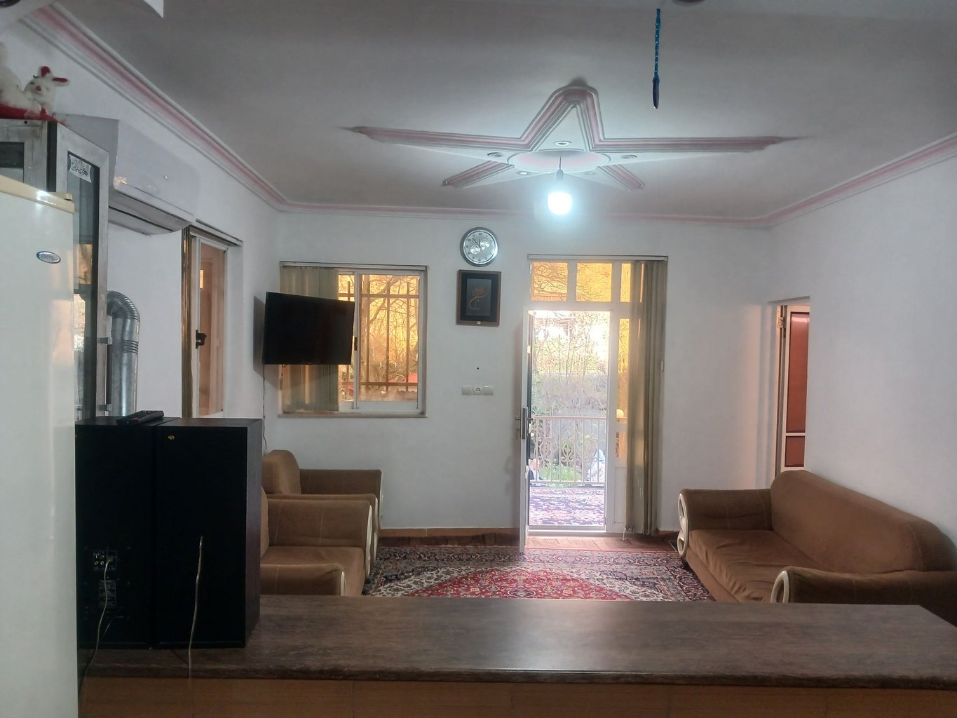 ویلا یک خوابه جنگلی توکا یاکا - پذیرایی