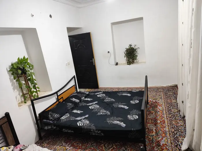 ویلا یک خوابه خانه باغ سپیدان - تخت خواب دو نفره