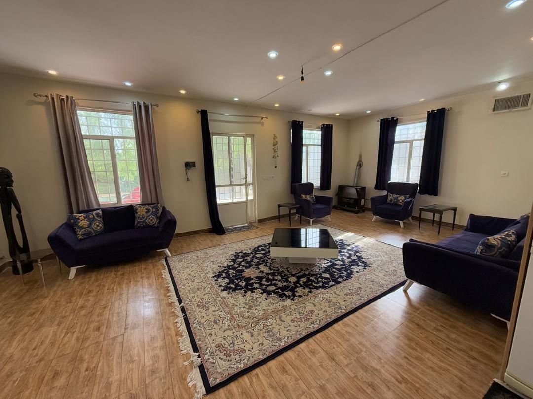 ویلا یک خوابه استخردار آبگرم گل رز 1