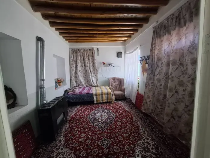 اقامتگاه سنتی چهارخوابه سلمانی بایزید بسطامی