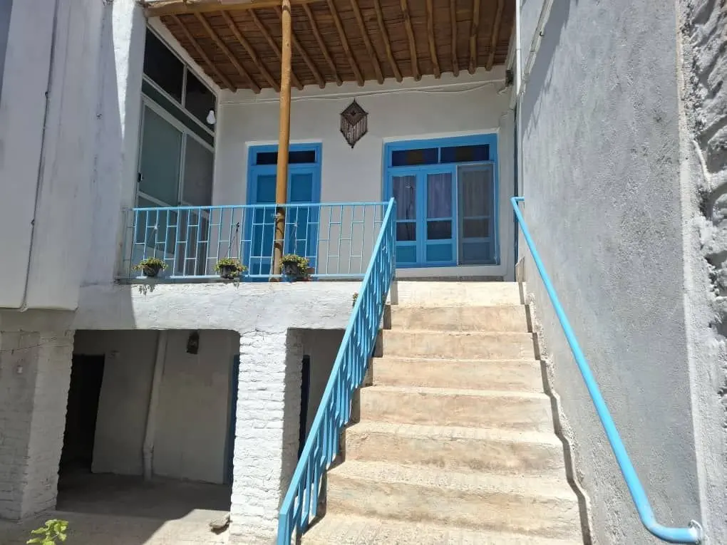 اقامتگاه سنتی چهارخوابه سلمانی بایزید بسطامی