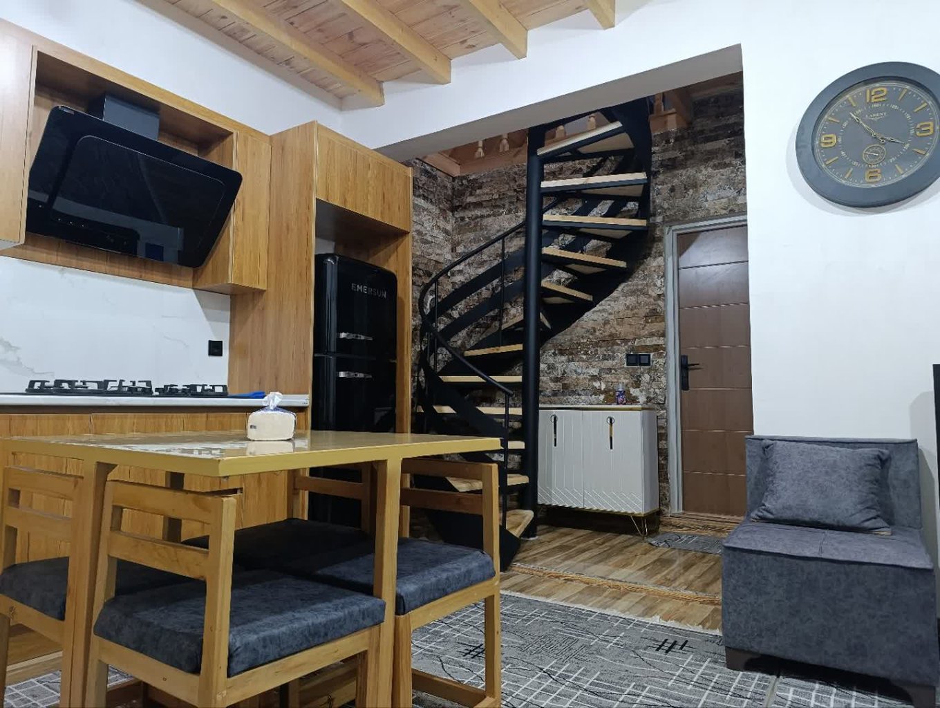 مجتمع اقامتگاهی گیلداد - واحد سوئیسی گیلدخت