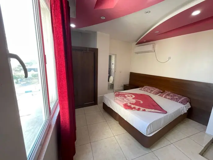 مسافرخانه محسن - واحد دوتخته 102