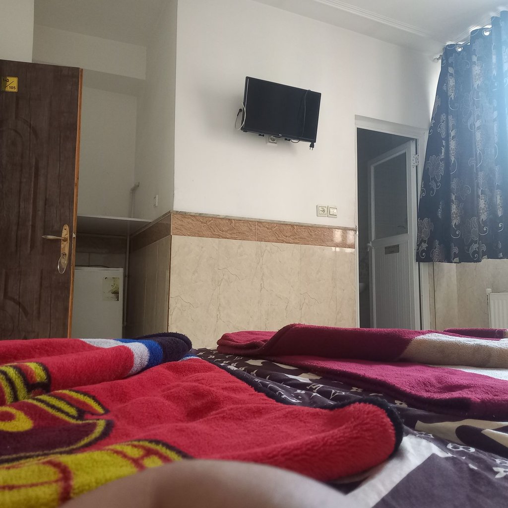 مسافرخانه تابان - واحد چهارتخته وی آی پی