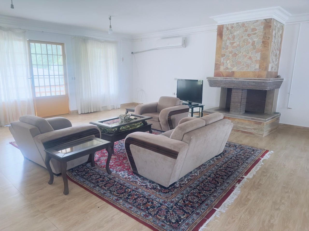 ویلا دوخوابه جنگلی آلما زیارت