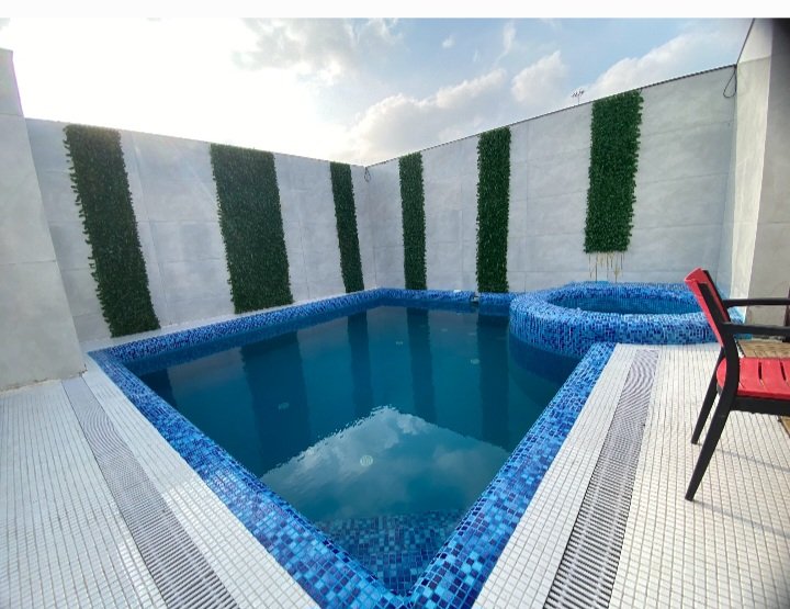 ویلا دوخوابه استخردار آبگرم قو 2