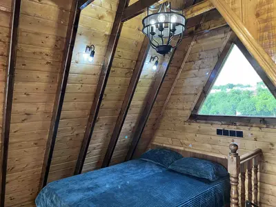 کلبه دوخوابه جکوزی دار خطیر