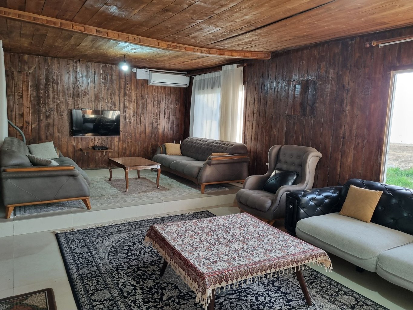 ویلا پنج خوابه ساحلی فرح آباد