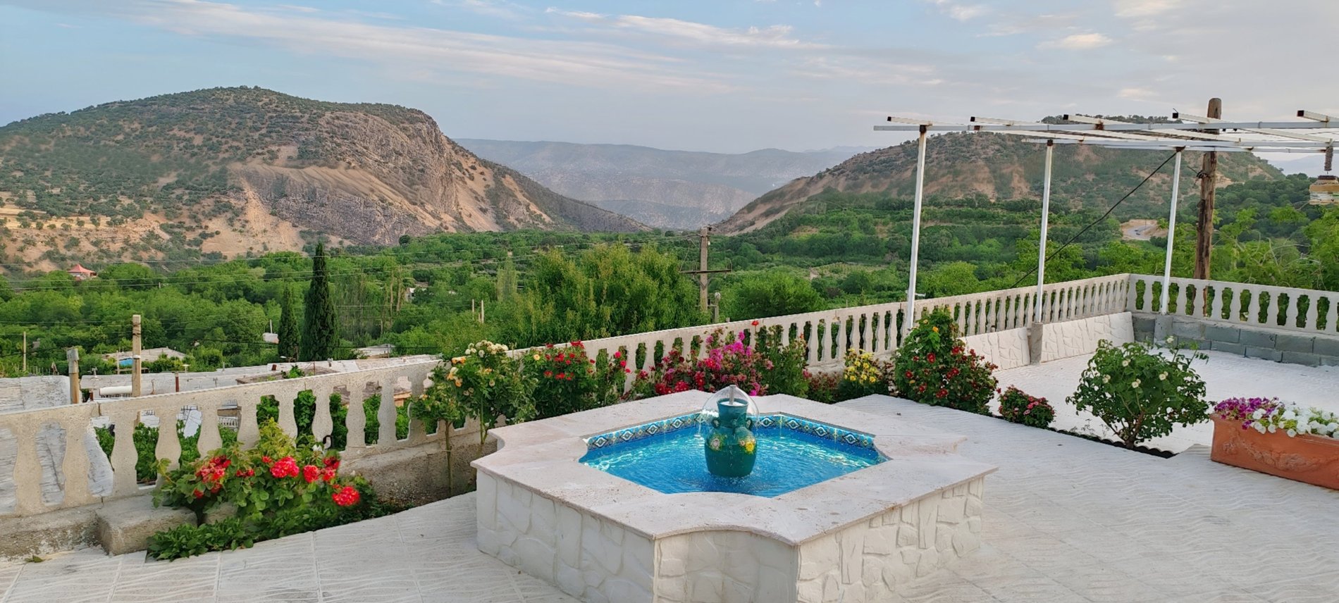 اقامتگاه سنتی یک خوابه بامِ‌ بهشت