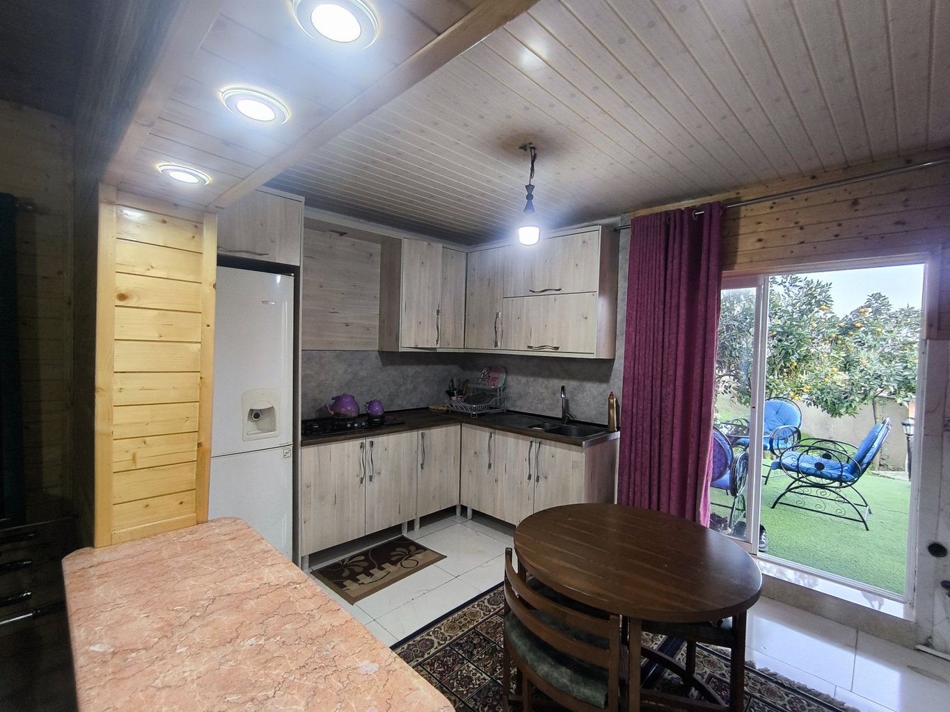 دوخوابه جنگلی استخردار آبگرم سیمرغ زرین