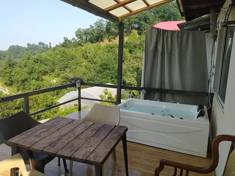 ویلا دوخوابه جکوزی دار جنگلی وانکوه