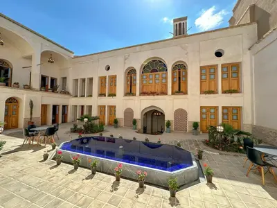 اقامتگاه سنتی خانه صبا - واحد شاه نشین