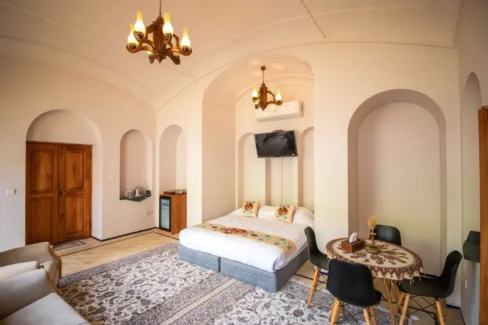 اقامتگاه سنتی خانه صبا - واحد شاه نشین - شاه نشین 