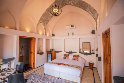 اقامتگاه سنتی خانه صبا - واحد همایون