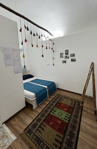 اقامتگاه سنتی کاج کهن - واحد فیروزه