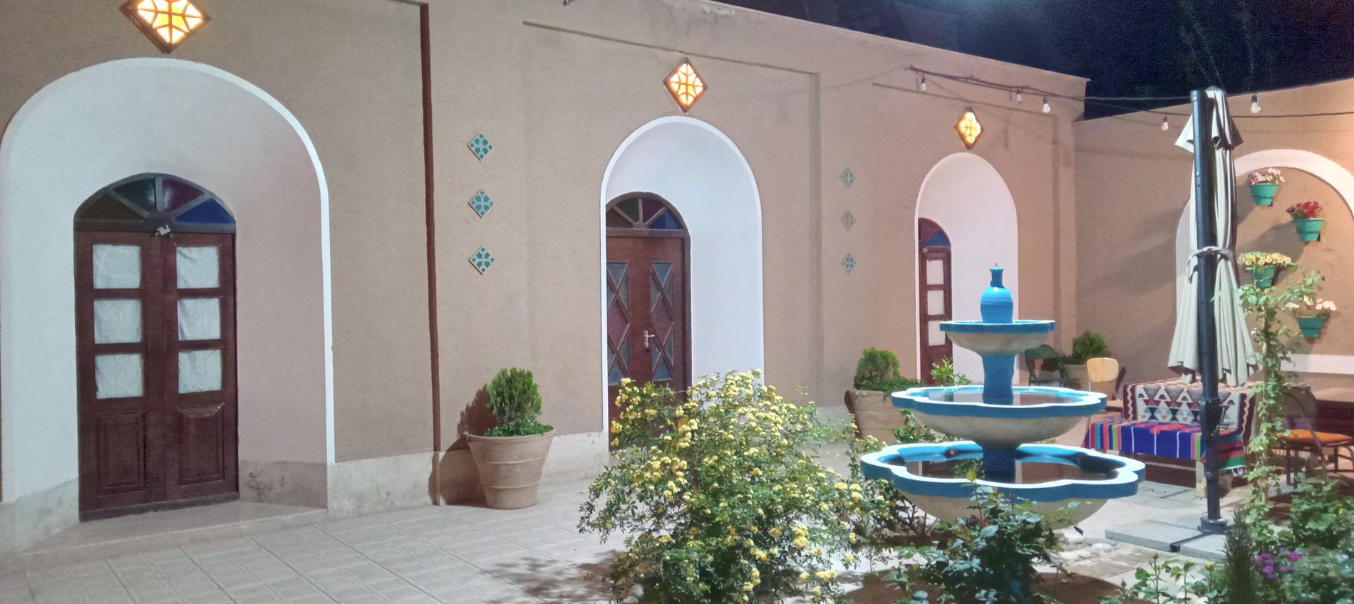 کاج کهن - واحد یاقوت