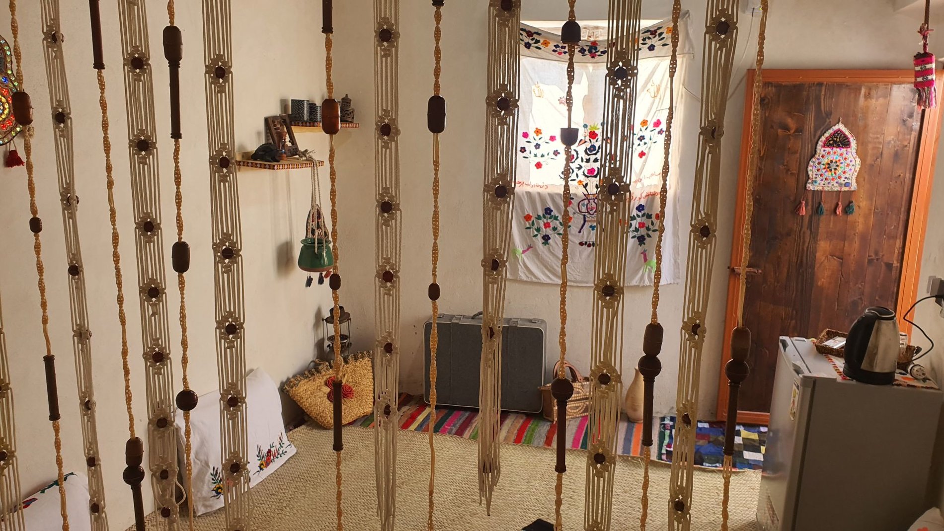 بوم گردی خونه - واحد مجنون خانه